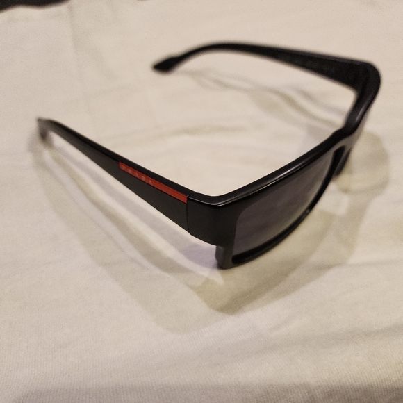 Sunglasses - Picture 1 of 10